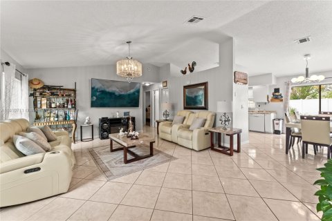 House in Kissimmee, Florida 3 bedrooms № 1938371 - photo 24