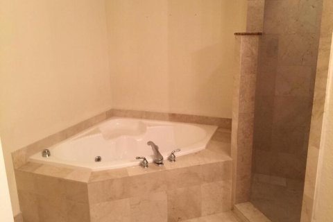 Condo in West Palm Beach, Florida, 3 bedrooms № 2179851 - photo 10