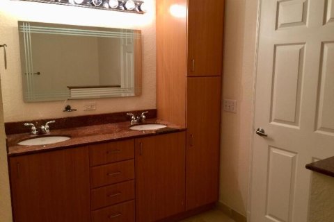 Condo in West Palm Beach, Florida, 3 bedrooms № 2179851 - photo 9
