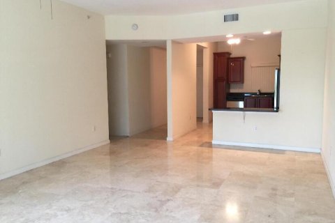 Condo in West Palm Beach, Florida, 3 bedrooms № 2179851 - photo 2