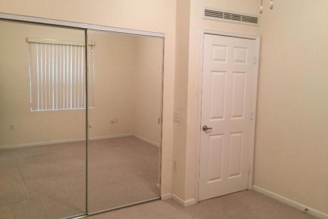 Condo in West Palm Beach, Florida, 3 bedrooms № 2179851 - photo 13