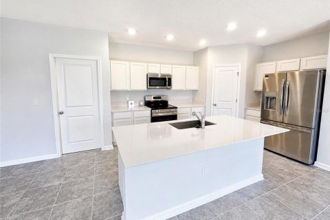 Casa en venta en Kissimmee, Florida, 4 dormitorios, 174.56 m2 № 2202717 - foto 5