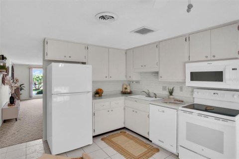 Villa ou maison à vendre à Dunedin, Floride: 2 chambres, 91.42 m2 № 2142690 - photo 9