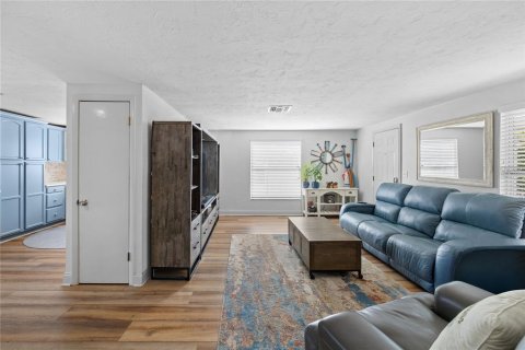 Villa ou maison à vendre à Bradenton, Floride: 2 chambres, 88.63 m2 № 2347241 - photo 6