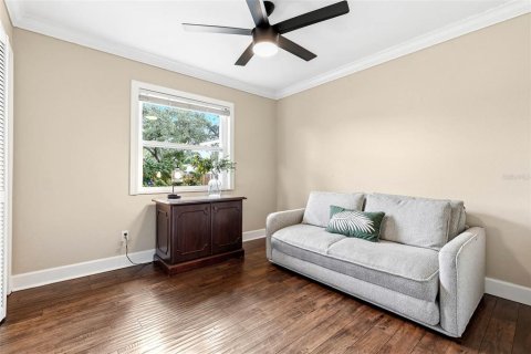 House in Palm Harbor, Florida 4 bedrooms, 148.18 sq.m. № 2391523 - photo 25