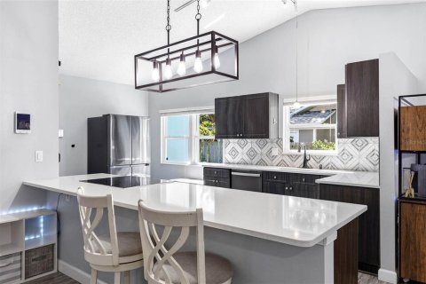 House in Palm Harbor, Florida 4 bedrooms, 148.18 sq.m. № 2391523 - photo 5