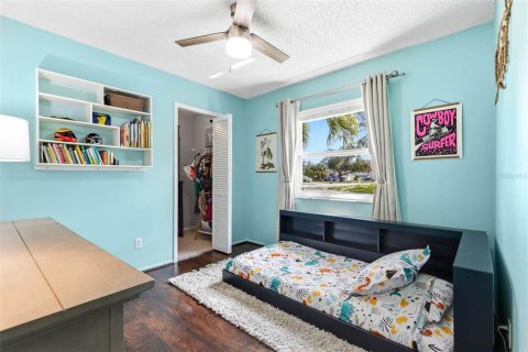 House in Palm Harbor, Florida 4 bedrooms, 148.18 sq.m. № 2391523 - photo 20