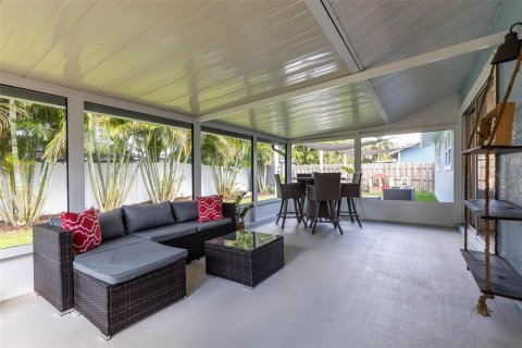 House in Palm Harbor, Florida 4 bedrooms, 148.18 sq.m. № 2391523 - photo 27
