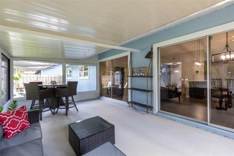 House in Palm Harbor, Florida 4 bedrooms, 148.18 sq.m. № 2391523 - photo 28