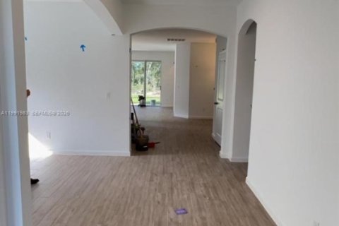 House in DeLand, Florida 4 bedrooms № 2052557 - photo 2