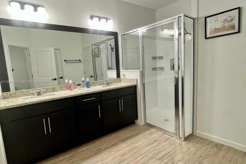 House in DeLand, Florida 4 bedrooms № 2052557 - photo 7