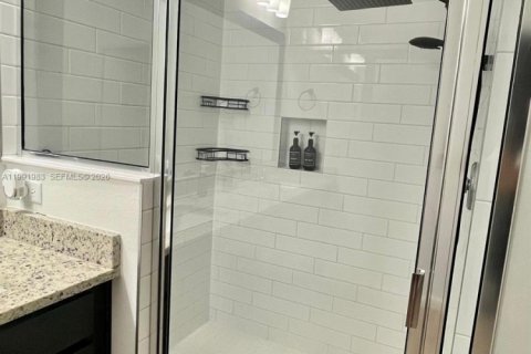 House in DeLand, Florida 4 bedrooms № 2052557 - photo 9