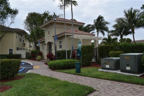 Adosado en alquiler en Tamarac, Florida, 3 dormitorios, 142.7 m2 № 2078455 - foto 13