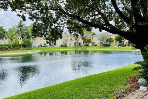 Adosado en Tamarac, Florida 3 dormitorios, 142.7 m2 № 2078455