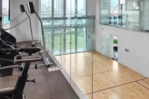 Condominio en alquiler en Miami, Florida, 1 dormitorio, 65.4 m2 № 1922636 - foto 24