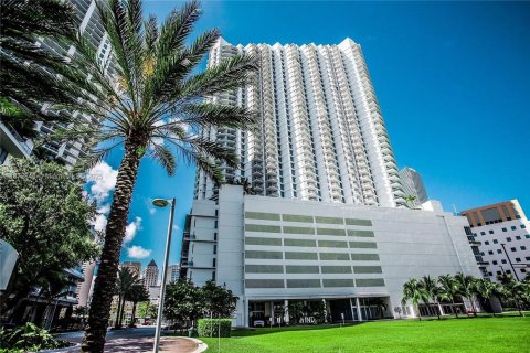 Condominio en alquiler en Miami, Florida, 1 dormitorio, 65.4 m2 № 1922636 - foto 18