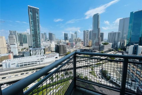 Condominio en alquiler en Miami, Florida, 1 dormitorio, 65.4 m2 № 1922636 - foto 1