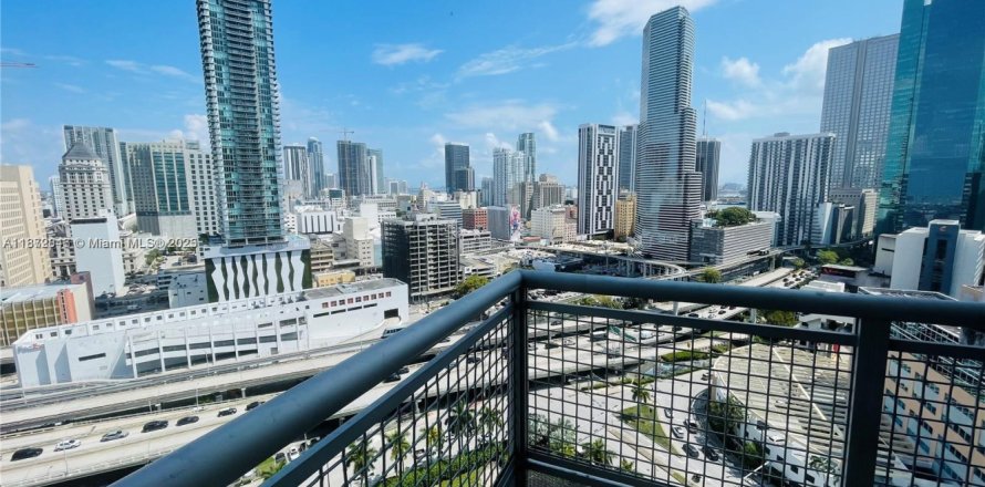 Condominio en Miami, Florida, 1 dormitorio № 1922636