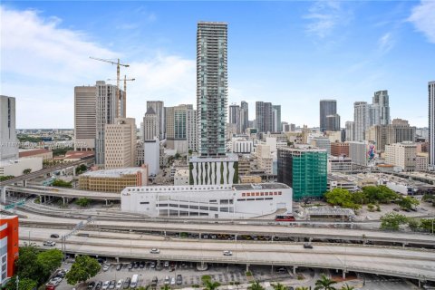 Condominio en alquiler en Miami, Florida, 1 dormitorio, 65.4 m2 № 1922636 - foto 19