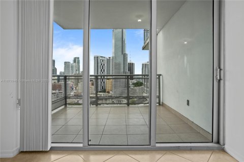 Condominio en alquiler en Miami, Florida, 1 dormitorio, 65.4 m2 № 1922636 - foto 3