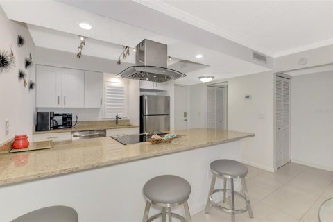 Condo in Sarasota, Florida, 1 bedroom  № 1556446 - photo 18