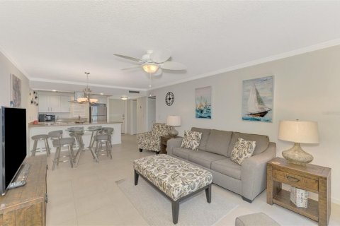 Condo in Sarasota, Florida, 1 bedroom  № 1556446 - photo 13
