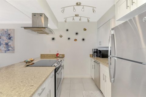 Condo in Sarasota, Florida, 1 bedroom  № 1556446 - photo 20