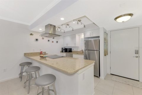 Condo in Sarasota, Florida, 1 bedroom  № 1556446 - photo 16