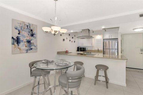 Condo in Sarasota, Florida, 1 bedroom  № 1556446 - photo 15
