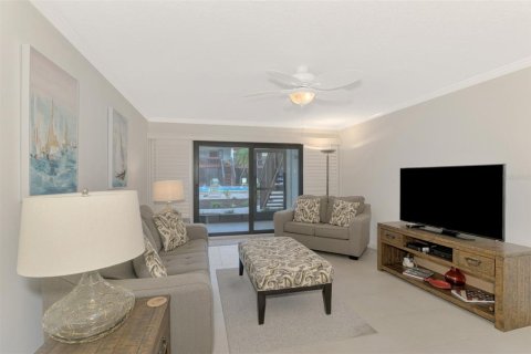 Condo in Sarasota, Florida, 1 bedroom  № 1556446 - photo 11