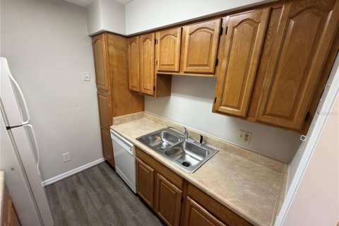 Copropriété à louer à Altamonte Springs, Floride: 2 chambres, 91.42 m2 № 2404584 - photo 7