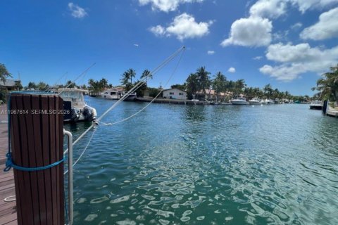 Condo à North Miami, Floride, 1 chambre  № 2029709