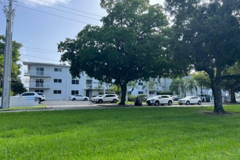 Copropriété à vendre à North Miami, Floride: 1 chambre, 65.96 m2 № 2029709 - photo 24