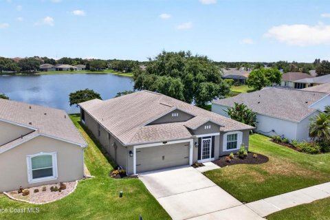Villa ou maison à Melbourne, Floride 4 chambres, 176.7 m2 № 2228305