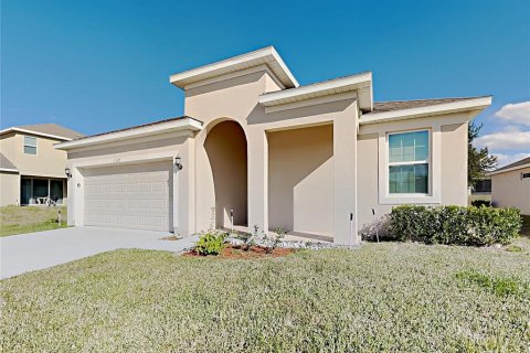 Casa en Mount Dora, Florida 4 dormitorios, 186.83 m2 № 2107849