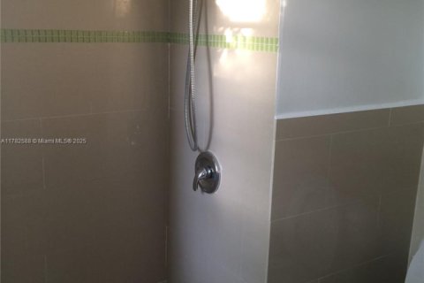 Снять в аренду квартиру в Майами-Бич, Флорида 3 спальни, 102.19м2, № 1958594 - фото 21