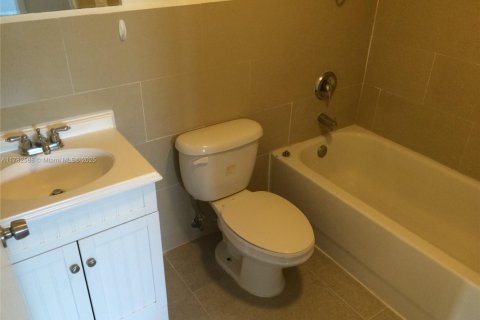 Снять в аренду квартиру в Майами-Бич, Флорида 3 спальни, 102.19м2, № 1958594 - фото 14