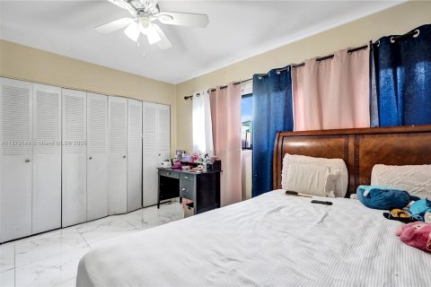 Townhouse in Miami, Florida 3 bedrooms, 102.66 sq.m. № 1920580 - photo 20