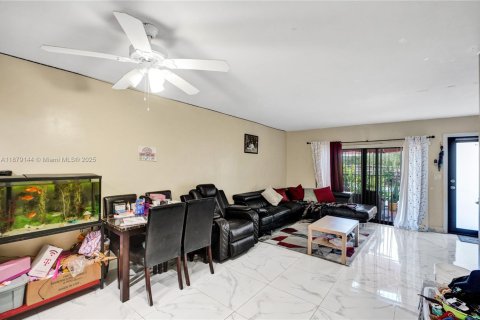 Townhouse in Miami, Florida 3 bedrooms, 102.66 sq.m. № 1920580 - photo 5