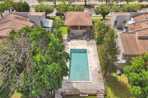 Townhouse in Miami, Florida 3 bedrooms, 102.66 sq.m. № 1920580 - photo 26