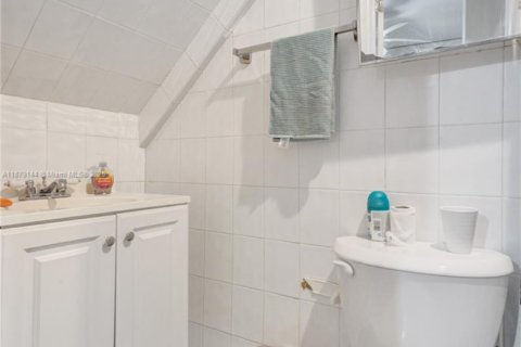 Townhouse in Miami, Florida 3 bedrooms, 102.66 sq.m. № 1920580 - photo 7