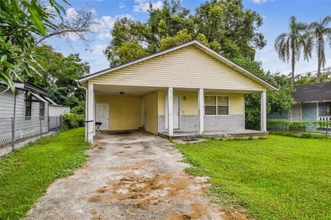 House in Tampa, Florida 3 bedrooms, 95.88 sq.m. № 2371479