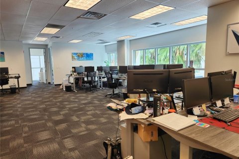 Immobilier commercial à louer à Tampa, Floride: 193.98 m2 № 1841952 - photo 7