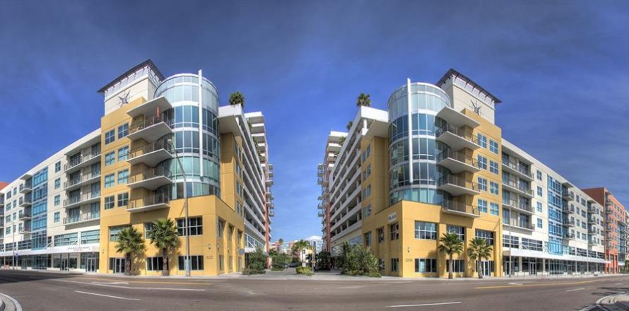 Immobilier commercial à Tampa, Floride 193.98 m2 № 1841952