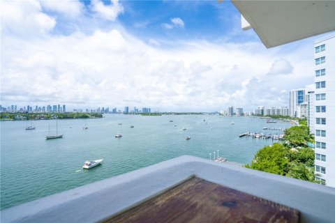 Снять в аренду кондоминиум в Майами-Бич, Флорида 2 спальни, 104.05м2, № 2067456 - фото 24