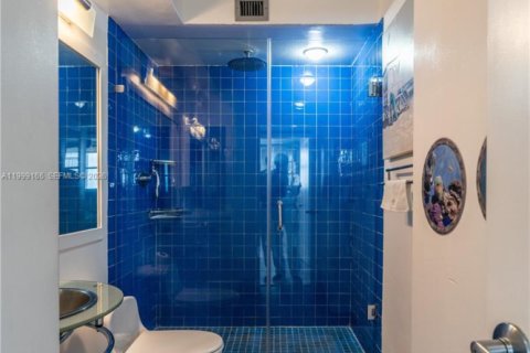 Снять в аренду кондоминиум в Майами-Бич, Флорида 2 спальни, 104.05м2, № 2067456 - фото 29