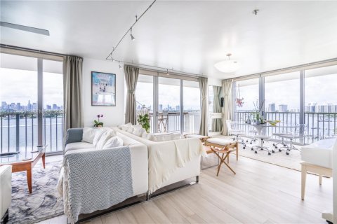 Снять в аренду кондоминиум в Майами-Бич, Флорида 2 спальни, 104.05м2, № 2067456 - фото 7