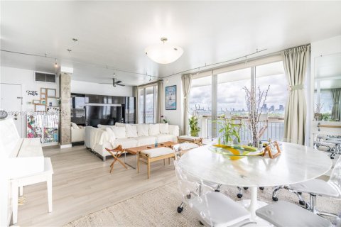 Снять в аренду кондоминиум в Майами-Бич, Флорида 2 спальни, 104.05м2, № 2067456 - фото 3