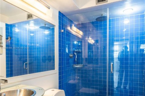 Снять в аренду кондоминиум в Майами-Бич, Флорида 2 спальни, 104.05м2, № 2067456 - фото 28