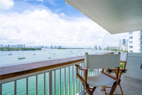 Condominio en Miami Beach, Florida, 2 dormitorios  № 2067456